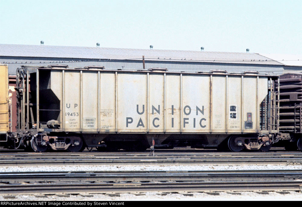 Union Pacific covered hopper UP #19453